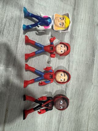 Muñecos Spiderman y Gwen Stacy