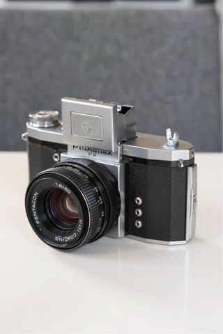Cámara analógica Praktiflex FX (Leer)