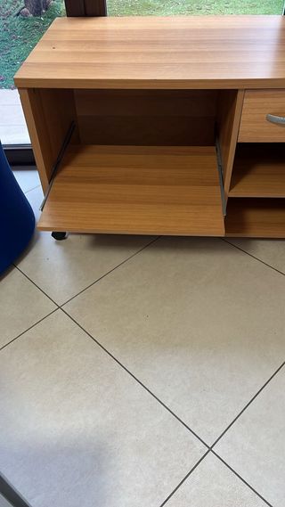 Mobiletto con ruote per cameretta