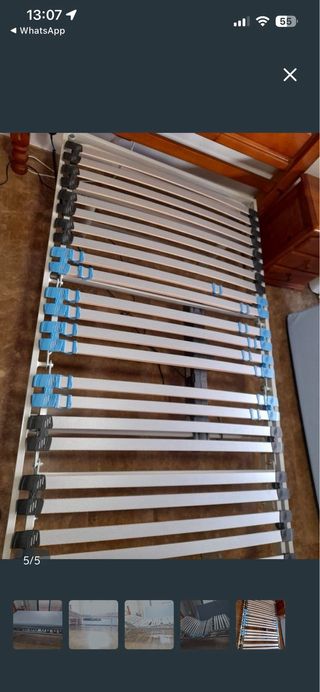 Cama articulada de madera y plástico