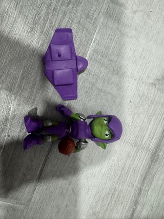 Muñeco Duende Verde con planeador