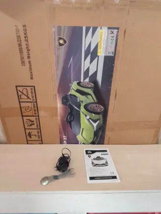 Coche a batería rosa infantil