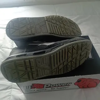 Zapatos de seguridad U Power negros y grises