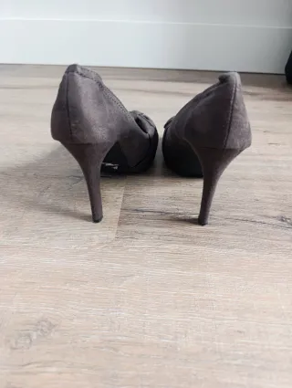 Zapatos tacón gris terciopelo