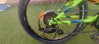 Bicicleta infantil Rockrider verde