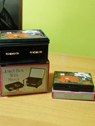 SET PORTAGIOIELLI E BOX MAKE UP VINTAGE NUOVO