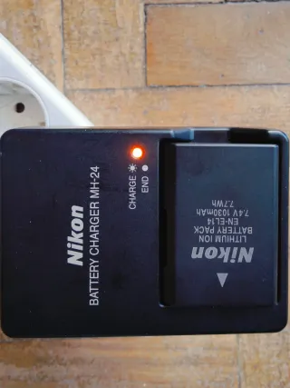 Cámara Nikon D3100 + Objetivo 18-55mm VR