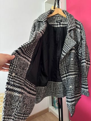 Abrigo Mexx cuadros blanco y negro