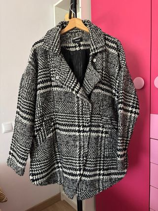 Abrigo Mexx cuadros blanco y negro