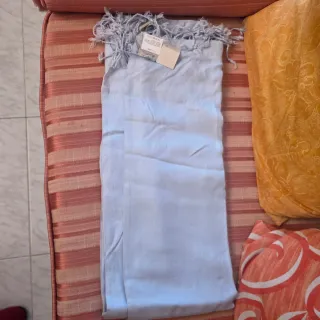 Sciarpa azzurra con frange dt donna