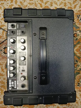 Roland Cube Bass 30 Amplificador Bajo