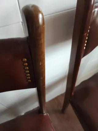 2 Sillas de Cuero Marrón