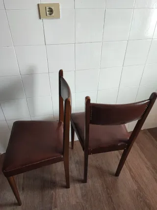 2 Sillas de Cuero Marrón
