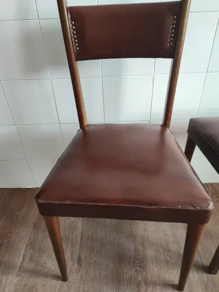 2 Sillas de Cuero Marrón