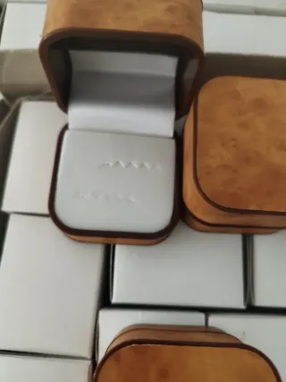 Cajitas de color madera para joyas