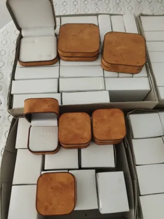 Cajitas de color madera para joyas