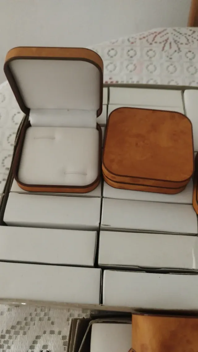 Cajitas de color madera para joyas