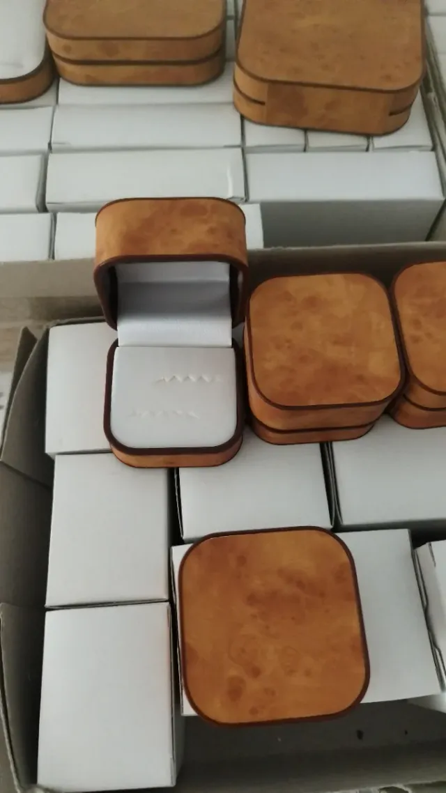 Cajitas de color madera para joyas