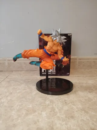 Figura Goku Ultra Instinto Banpresto