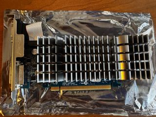 Tarjeta Gráfica Asus GeForce 210 Silent 1GB DDR3