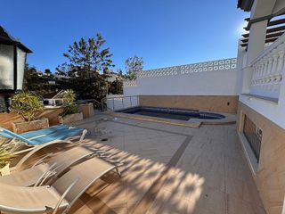 Chalet en alquiler en Torrequebrada en Benalmádena