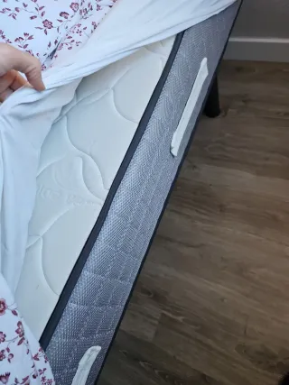 Cama y somier. Venta a mano