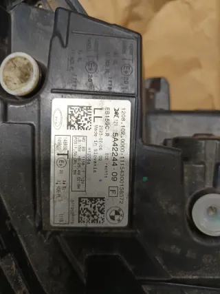 Farol BMW Série 2 Active Tourer U06