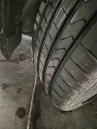 Llantas 17" con neumáticos