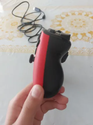 Mando PS4 Rojo con Cable