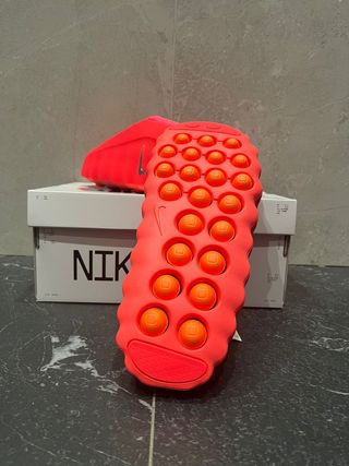 Nike Mind 001 Solar Red