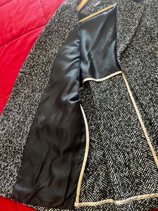 Abrigo midi Zara negro y blanco