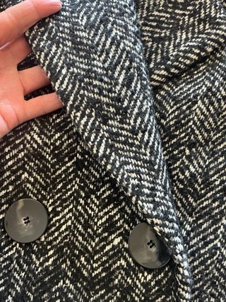 Abrigo midi Zara negro y blanco