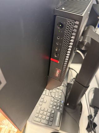 Lenovo Thinkcentre M92Q + Monitor 22
