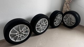Llantas originales marca Mercedes (4 unidades)