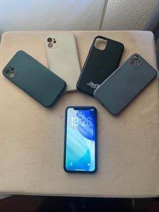 iPhone 11 64GB + 4 fundas de REGALO