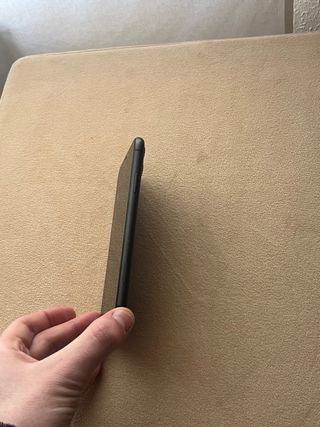 iPhone 11 64GB + 4 fundas de REGALO