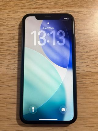 iPhone 11 64GB + 4 fundas de REGALO