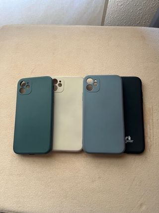 iPhone 11 64GB + 4 fundas de REGALO