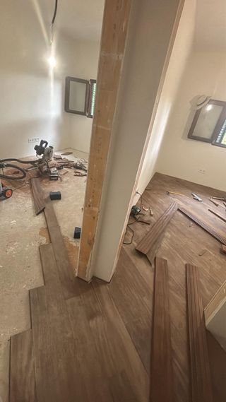 Instalación de tarimas de madera