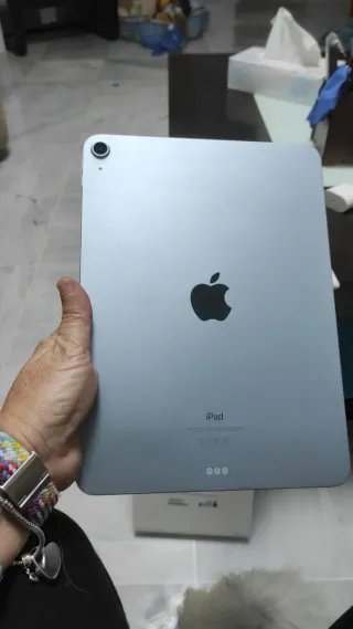 iPad Air 2021 64GB celeste + Accesorios