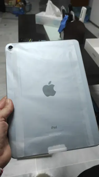 iPad Air 2021 64GB celeste + Accesorios