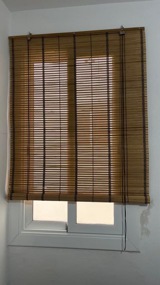 Estor enrollable de bambú