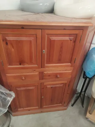 Mueble de rincón de madera