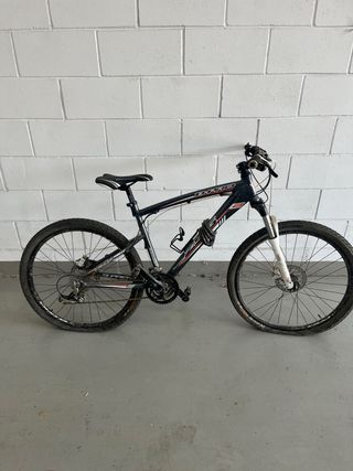 Bicicleta Boomerang Cobra y dos más, solo inflar..