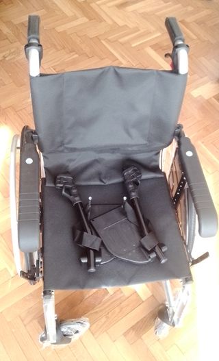 Silla de Ruedas Forta Line ligera. NUEVA.