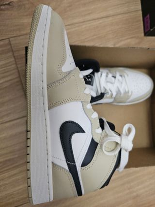 Zapatillas Nike Air Jordan 1 MID Originales
