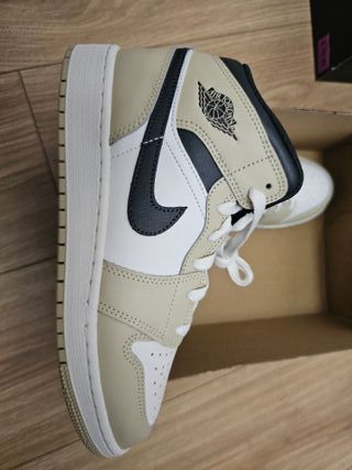 Zapatillas Nike Air Jordan 1 MID Originales