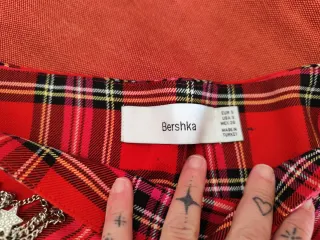 Falda corta cuadros escoceses roja