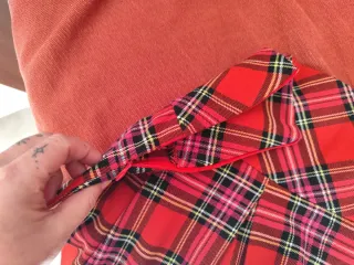 Falda corta cuadros escoceses roja