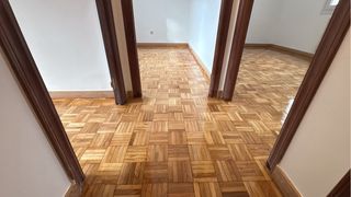 Acuchillado y barnizado de suelos de madera